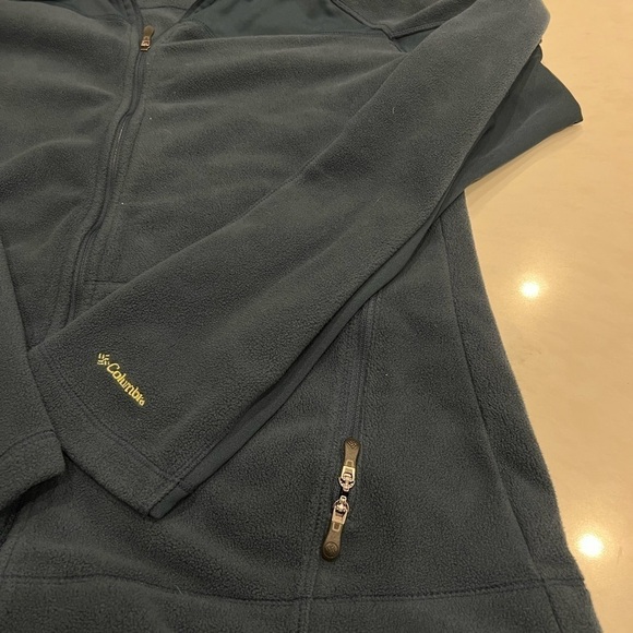 Columbia Women’s Blue Zip Up Jacket Size Medium - Picture 4 of 7